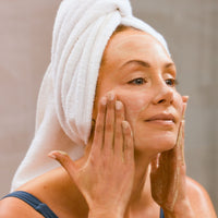 https://cdn.shopify.com/s/files/1/0482/6736/2466/files/Enzyme_Powder_Cleanser_6.jpg?v=1754556758